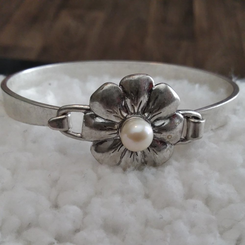 Blossom Pearl Bracelet